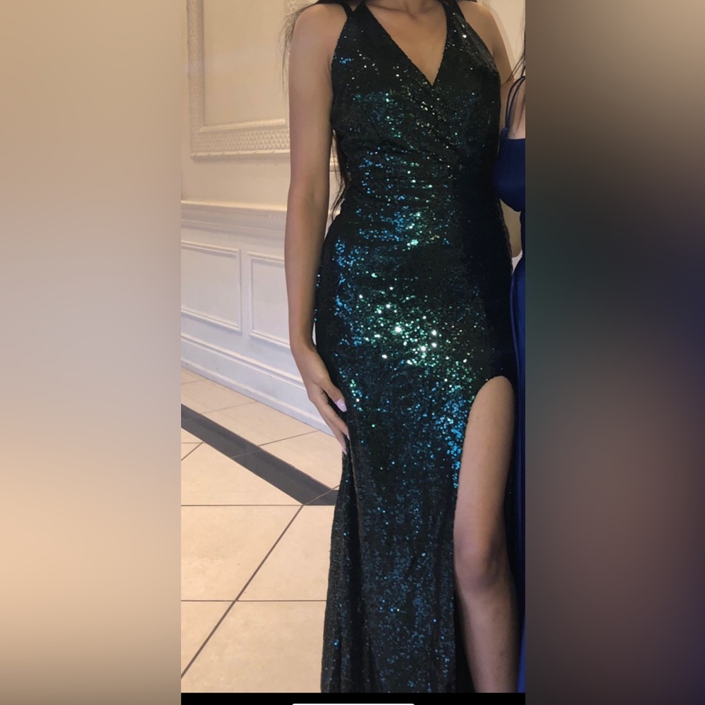 Emerald Green Maxi Wrap Sequin dress with tag still on!! Size: US XS